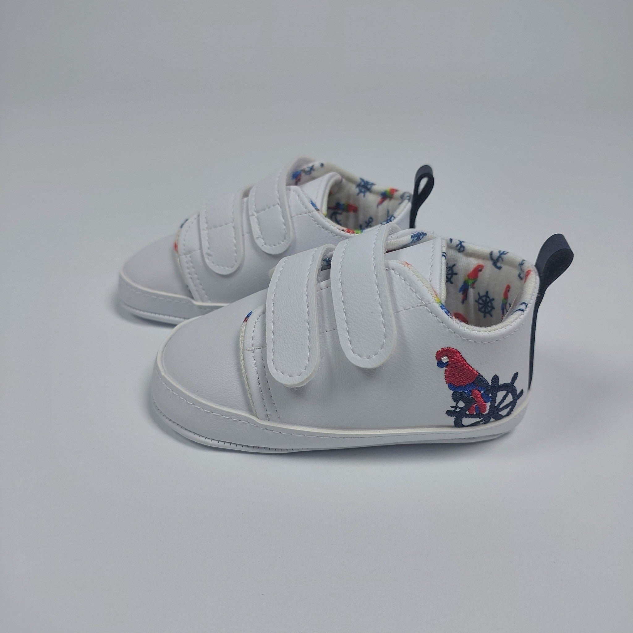 Captain Polly-Sneakers