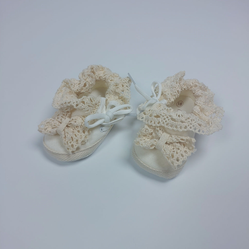Ruffle Cream-Booties